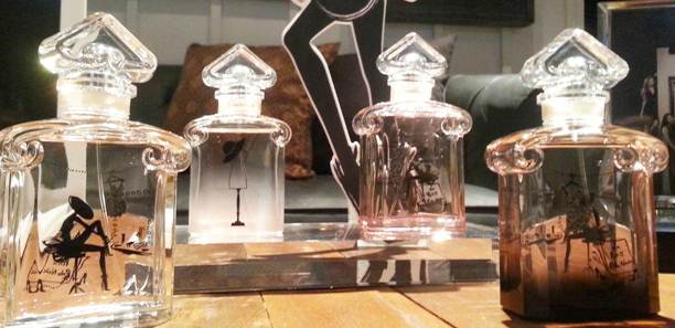 香水爬到髮稍   瓶身跳上｢亮片洋裝｣