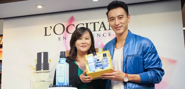 台灣首帥王陽明賣香~這麼帥的櫃哥哪裡找❤