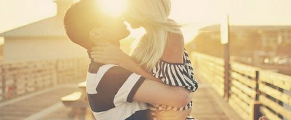 男人這些舉動，代表他視妳為真愛喔～