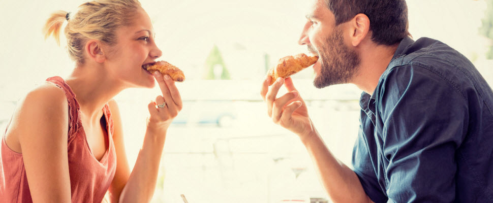 小心!這些都是讓你第一次約會就被判出局的行為 小心!這些都是讓你第一次約會就被判出局的行為