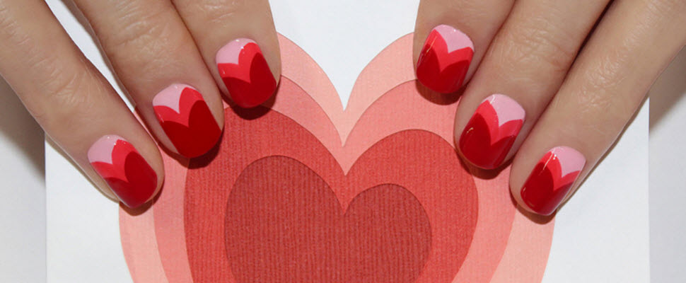 春天就是要很粉嫩，女孩快點動手DIY裝點指甲吧～