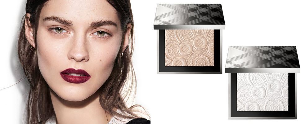 BURBERRY春裝美翻天～蜜粉餅竟然繡上蕾絲圖騰❤