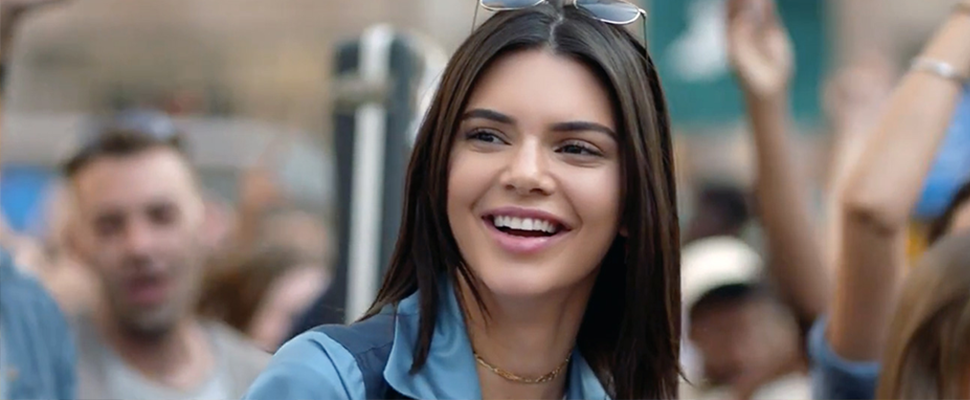 話題嫩模Kendall Jenner百事可樂新廣告意外挨批「消費種族政治議題!」 話題嫩模Kendall Jenner百事可樂新廣告意外挨批「消費種族政治議題!」