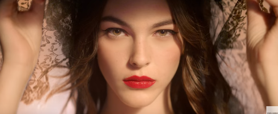 Dolce&Gabbana的紅唇女模是誰?Vittoria Ceretti女孩不能不認識