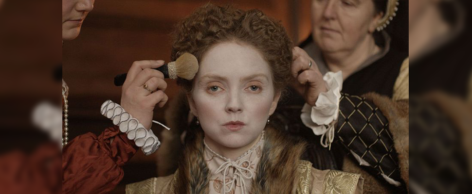 精靈系女模Lily Cole美扮伊莉莎白一世：「擺出妳最高高在上的姿態就對了」