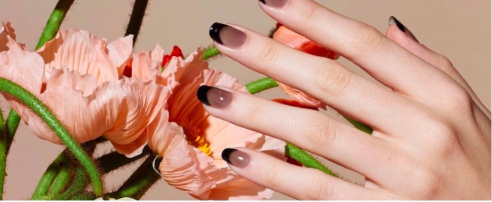 如果妳喜歡極簡風美甲，快來Follow這個IG