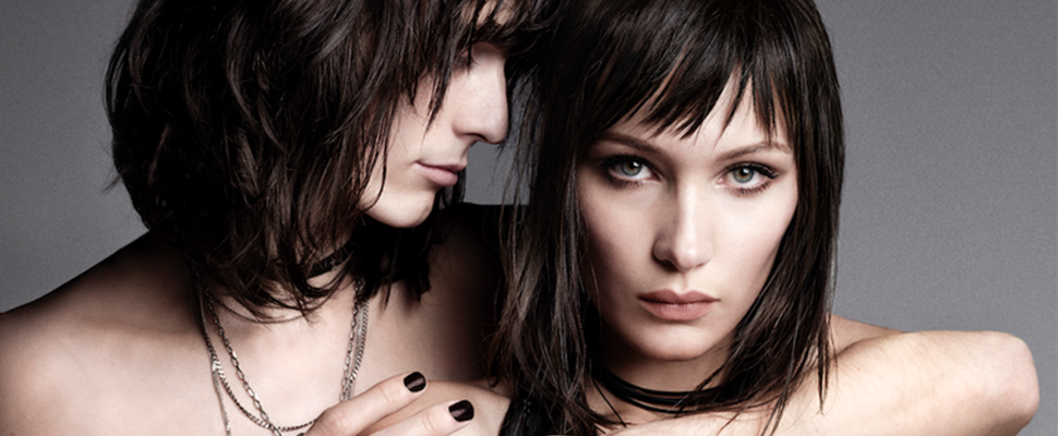 極致霧面、極致高冷！Bella Hadid重拾冷豔本色，性感詮釋Nars全新液態霧面唇彩