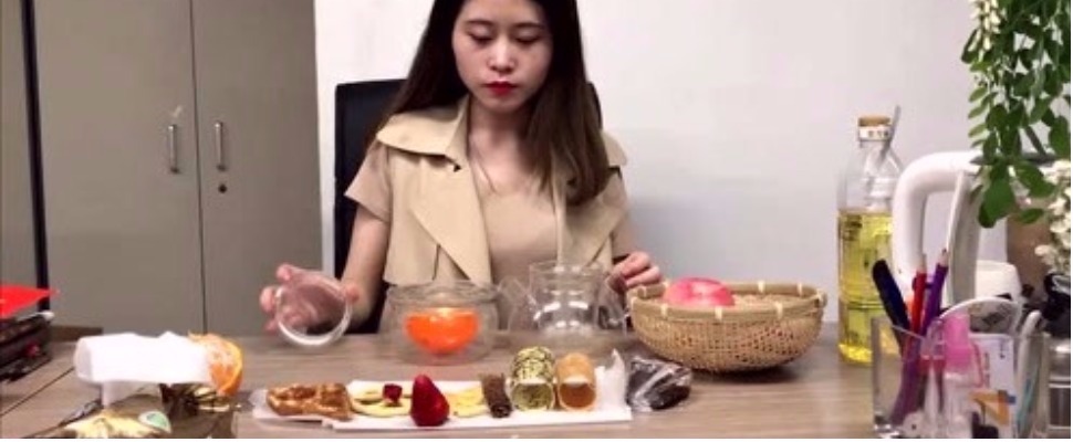 地表上最狂吃貨，把抽屜變烤箱，「辦公室小野」妳認識了嗎？