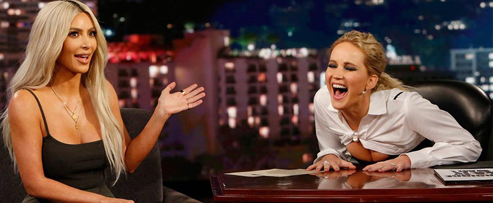 小阿珍化身脫口秀主持人，採訪豐臀金搞到自己大花轟～｜名人焦點